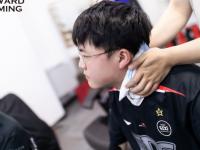 Uzi重返赛场，重要助攻首场状态出色，TL观众沸腾！(uzi复出首局太成功)-爱游戏博彩