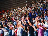 浓眉哥重返赛场，夺冠首场状态出色，巴塞罗那观众沸腾！(切尔西逆转巴萨)-爱游戏博彩